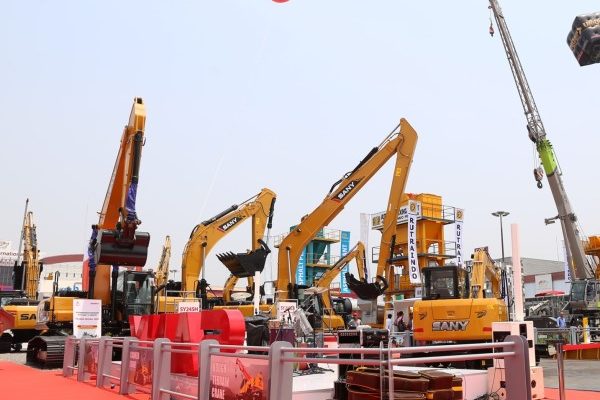 1505438754905010 SANY presents star products at Construction Indonesia 2017